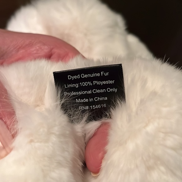 NWOT-Real fur ladder scarf with Pom poms from a furrier, not Amazon - Picture 4 of 4